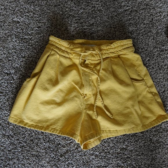 Zara Wideleg Elastic waist Draw String Yellow Short with Pockets Size L - Picture 4 of 5